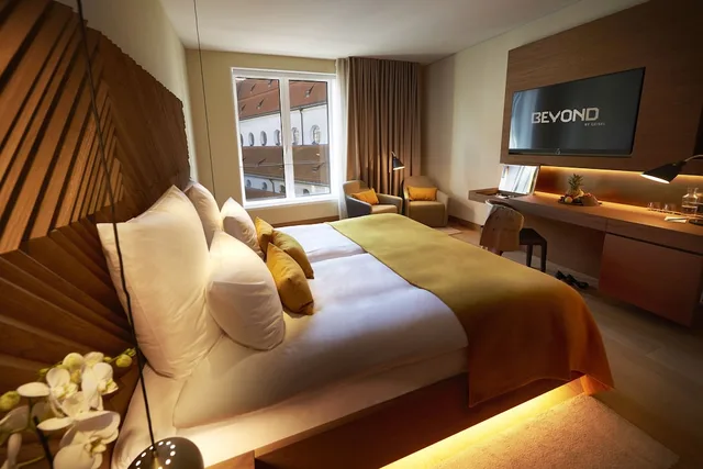 Room, King Bed, Church View، Beyond By Geisel 2/4