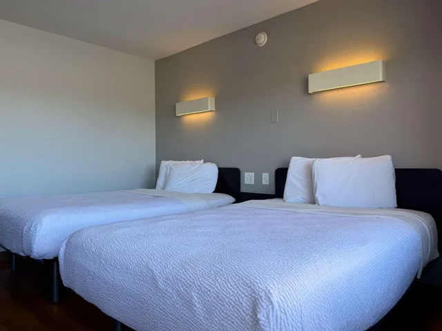 غرفة رباعية، Motel6 Simi Valley, CA 4/7