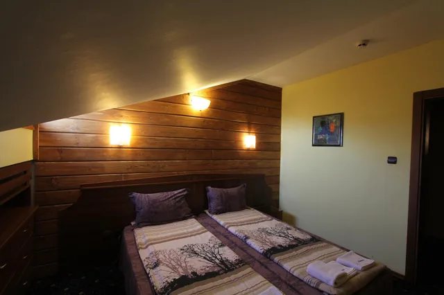 Family, King and Twin Beds, Attic، Kap House Hotel 2/2
