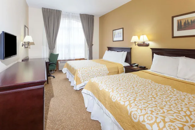غرفة بسريرين كوين، Days Inn & Suites By Wyndham Tucker/Northlake 3/7