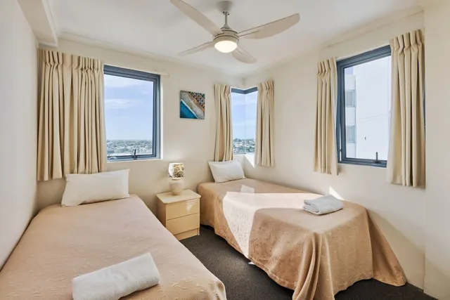 3 Bedrooms, Apartment, Queen and Twin Beds, Mountain and Ocean View, Centrepoint Holiday Apartments 3/6