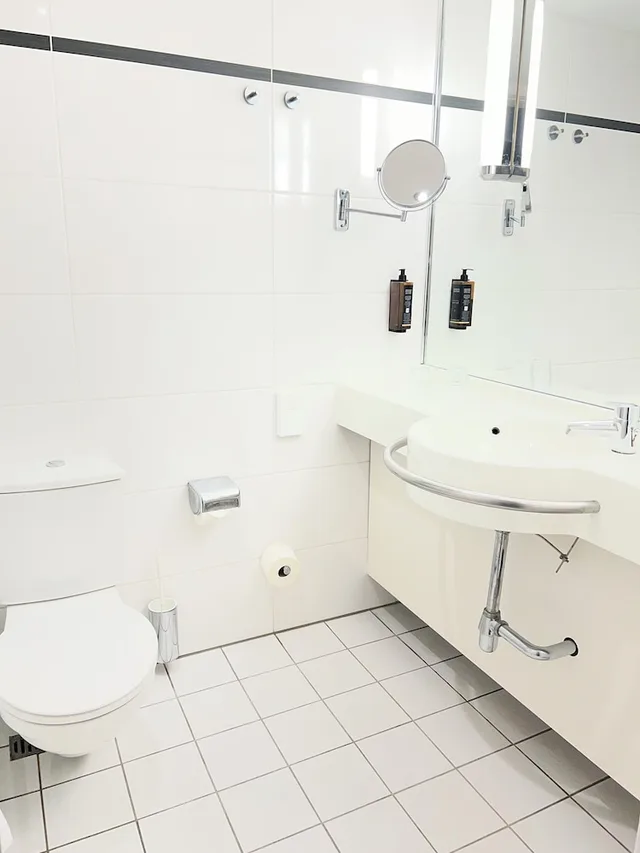 غرفة قياسية بسريرين منفصلين، MERCURE HOTEL HAMM 4/5