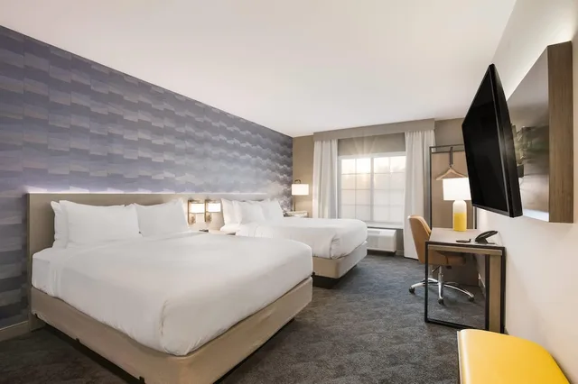 Standard, 2 Queen Beds, Pet Friendly, Comfort Inn & Suites Gaylord 1/5