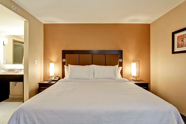 2 Bedrooms, Suite, 1 King or 2 Queen Beds, Homewood Suites by Hilton Waterloo/St. Jacobs 3/6