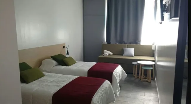 غرفة كومفورت بسريرين منفصلين بإطلالة على الحديقة مع أريكة، Centre Esplai Hostel 4/5