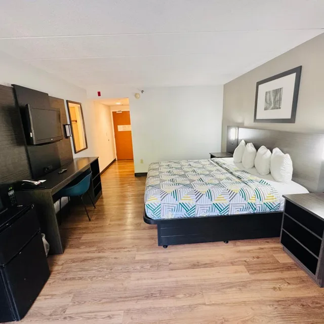 غرفة بسرير كينج لذوي الإعاقة، Motel6 Milford, CT 2/10