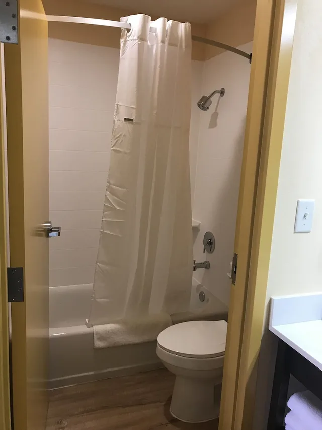 غرفة بسريرين مزدوجين، Days Inn By Wyndham Batesville 6/7