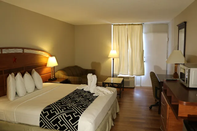 غرفة قياسية بسرير كينج، Magic Key Resort 1/7