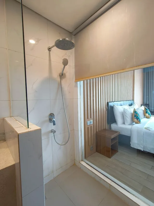 غرفة ديلوكس بسرير كينج، Raja Hotel Kuta Mandalika Resort & Convention 7/8
