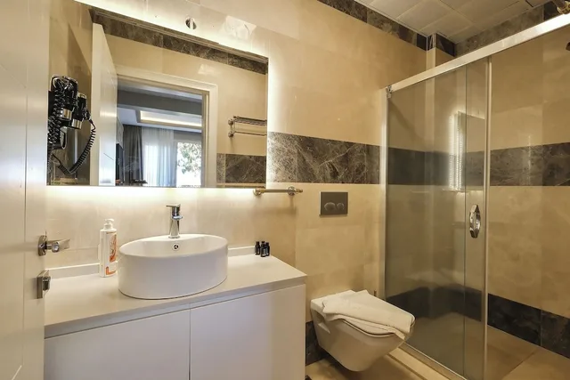 غرفة قياسية بسرير مزدوج، Roas Hotel 4/4