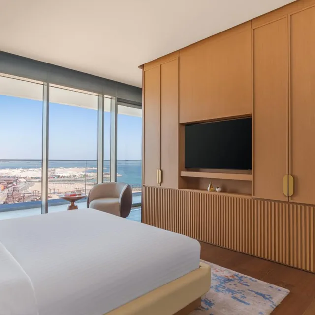 جناح تنفيذي بإطلالة على البحر، Rixos Premium Qetaifan Island North 3/7