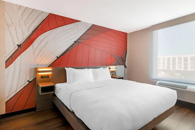 جناح بسرير كينج لذوي الإعاقة، Cambria Hotel & Suites Plymouth 2/5