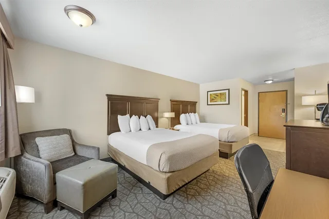 غرفة قياسية بسريرين كوين، Best Western Black Hills Lodge 3/9