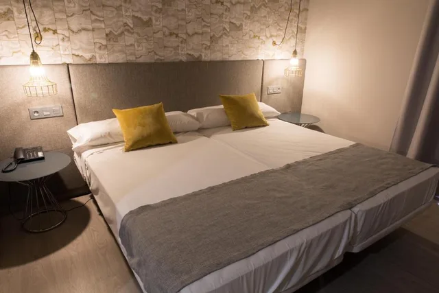 غرفة بسرير مزدوج أو سريرين منفصلين بشرفة، Ona Marbella Inn 5/8