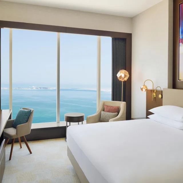 جناح جونيور تنفيذي بسرير كينج بإطلالة جزئية على البحر مع دخول الصالة، Delta Hotels Marriott City Center Doha 3/10