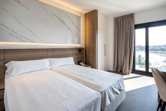 غرفة بسرير مزدوج بإطلالة، HOTEL INFFINIT SANXENXO PLAYA 4/9