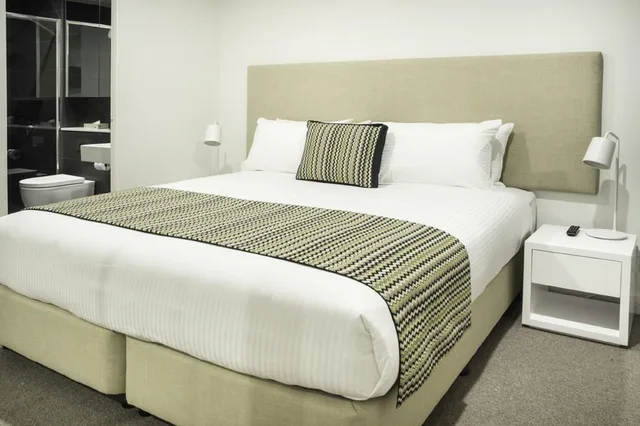 شقة بسرير كينج بشرفة بغرفة نوم واحدة، 381 Cremorne 2/3