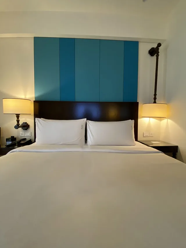 غرفة بريميوم بسرير كينج بإطلالة على المسبح، HOLIDAY INN RESORT BALI BENOA 6/10