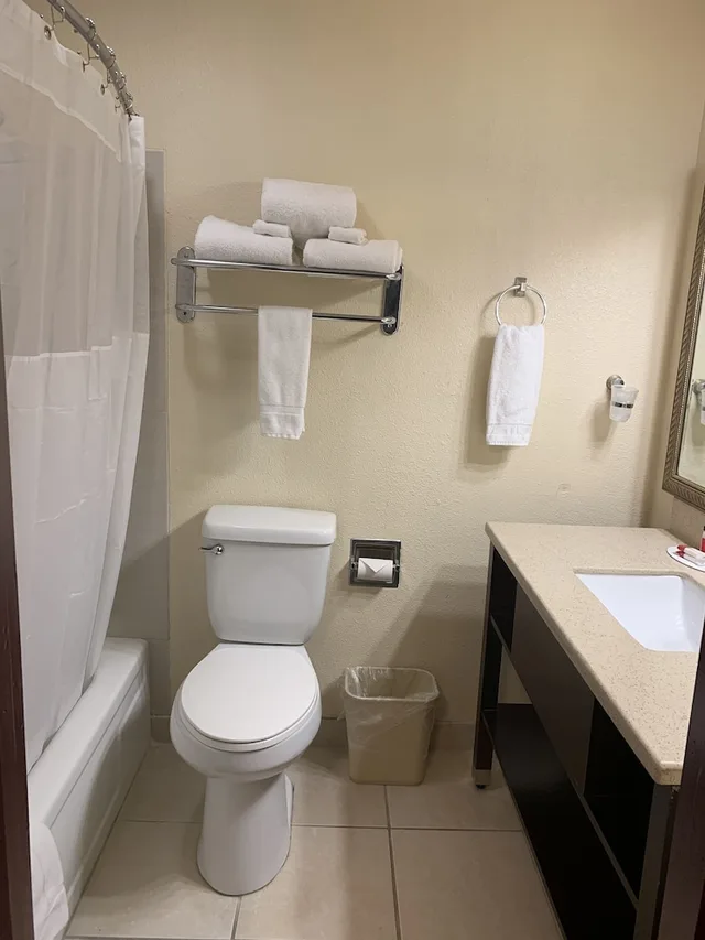 Room, 2 Queen Beds, Sutton Suites Hotel 4/5