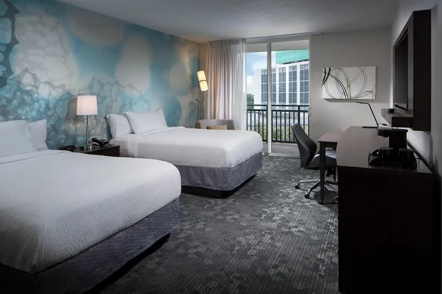 غرفة رباعية بسريرين مزدوجين، Courtyard Miami Dadeland 4/10