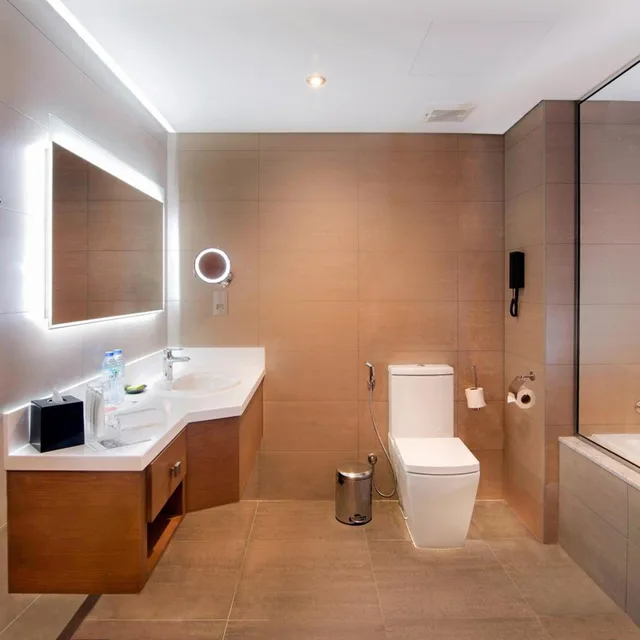 Deluxe, Suite, King Bed, Club Lounge Access, Le Meridien Abu Dhabi 4/4