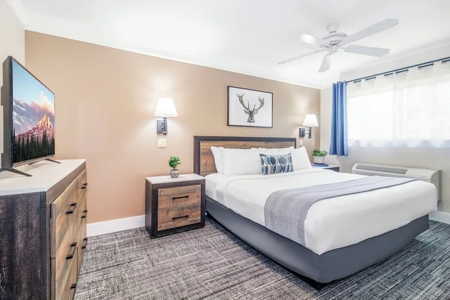 جناح عائلي بسرير كينج وسريرين كوين بغرفتي نوم، Inn at Mount Shasta 5/7