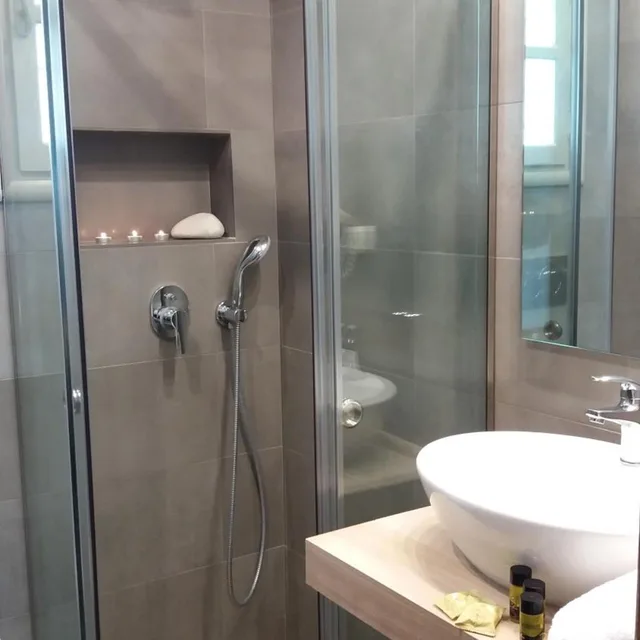 غرفة بسرير مزدوج بإطلالة على البحر، Despinas Rooms And Apartments 10/10