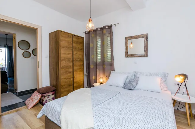 شقة بإطلالة على البحر بشرفة بغرفتي نوم، Apartments Villa Bell Memories 2/6