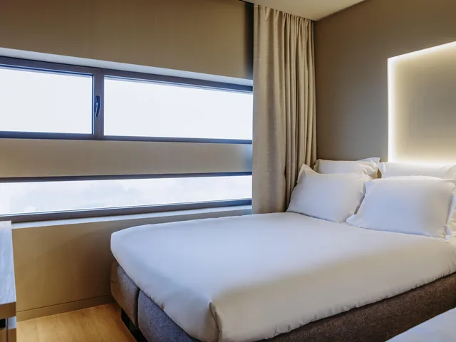 غرفة سوبيريور بسرير كينج مع أريكة، Mercure Fatima 8/10