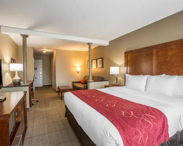 جناح بسرير كينج مع أريكة، Comfort Suites Victorville-Hesperia 1/3