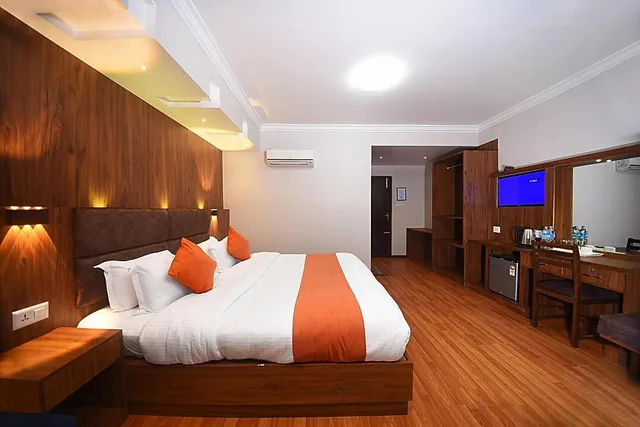 Super, Deluxe, 1 Double and 1 Single Bed, Bathtub، Hotel Mums Home 1/2