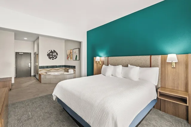 Suite, King Bed, Living Area, Holiday Inn Austin North - Round Rock 1/7