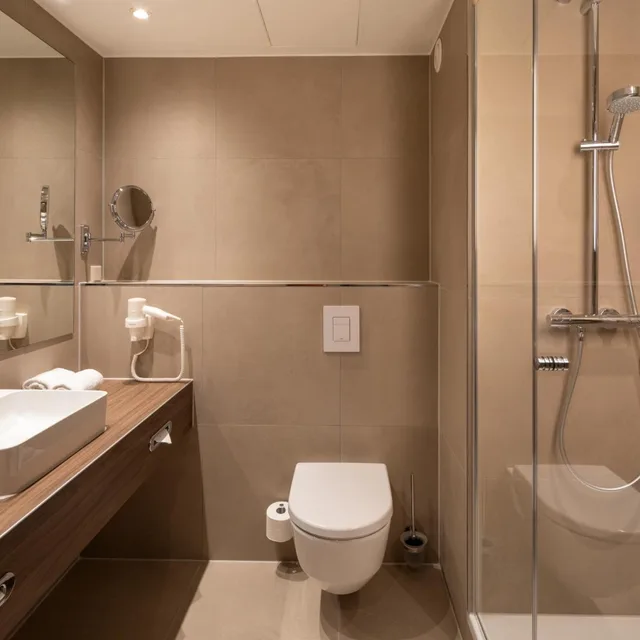 غرفة ثلاثية بسرير فردي، H+ HOTEL HANNOVER 3/4