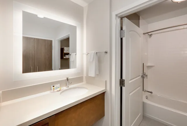 جناح استوديو بسرير كينج، STAYBRIDGE SUITES OKLAHOMA CITY - DOWNTOWN 5/5