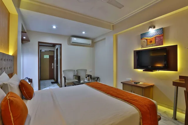 Deluxe, Double Bed, Hotel President 7/10