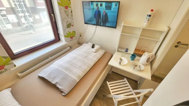 Economy, Single, Single Bed, Marion Weber House 9/10
