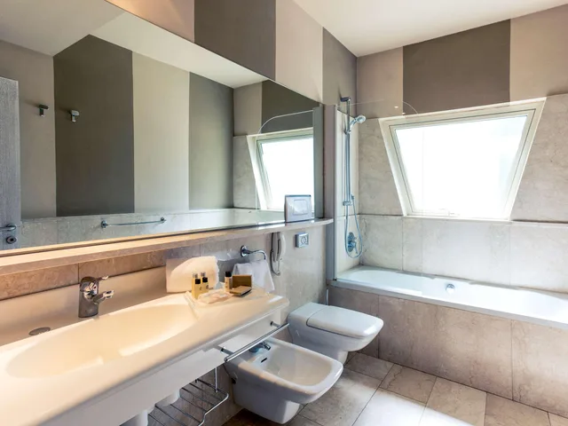 Deluxe, Double Bed, Mercure Tirrenia Green Park 3/3