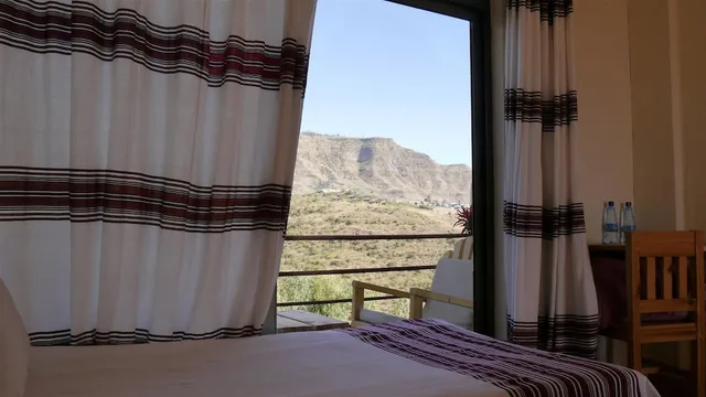 غرفة قياسية بسرير كوين بإطلالة على الجبل بشرفة، Sora Lodge Lalibela 7/10