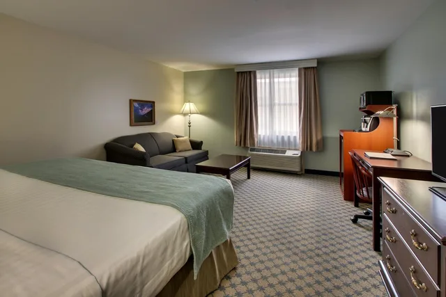 Deluxe, King Bed, The Inn At Wise 1/6