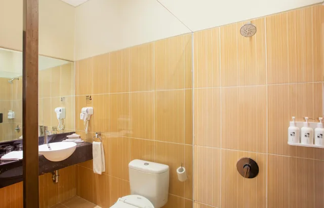 غرفة غراند ديلوكس بسرير كوين، Swiss-Belhotel Kendari 4/5