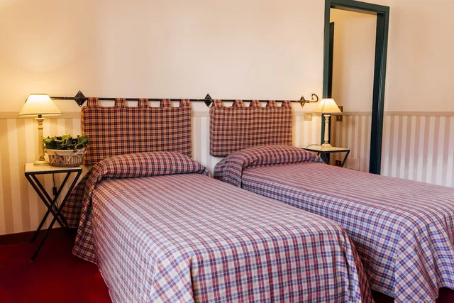 غرفة كلاسيكية ثلاثية بسرير مزدوج وسرير فردي، Hostellerie Du Golf 6/7