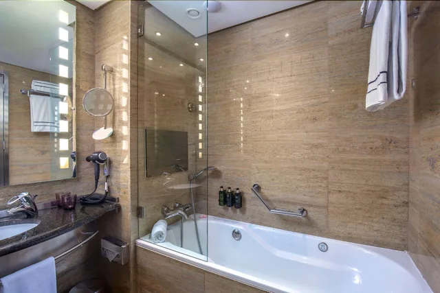 غرفة بريميوم، Melia Valencia Palacio de Congresos Formely Hilton Valencia 3/4