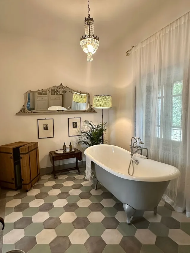 فيلا بانورامية بسريرين كوين، ALBERGO LE TERME 7/7