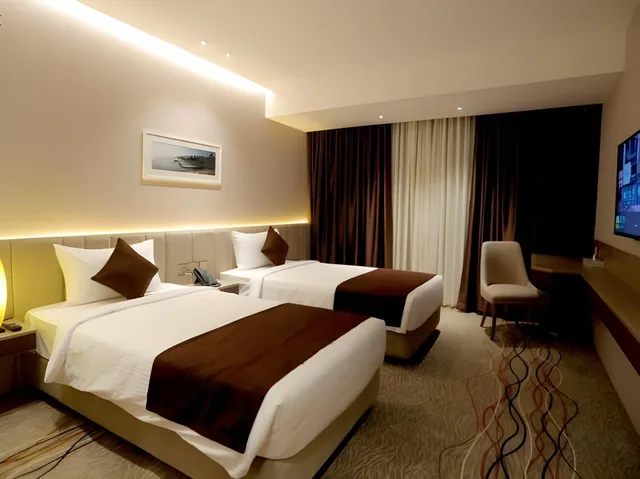 Premium, King Bed, Pearl Hotel 2/2