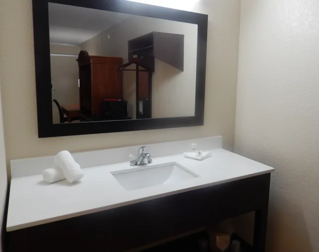 غرفة ديلوكس بسريرين مزدوجين للمدخنين، Red Roof Inn Portsmouth Wheelersburg 9/10