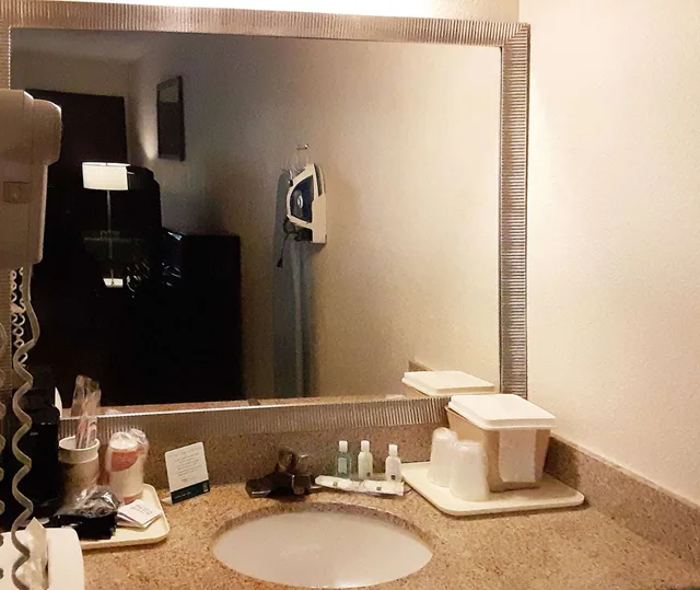 غرفة بسرير كينج لذوي الإعاقة، Quality Inn Morganton Southeast 2/2