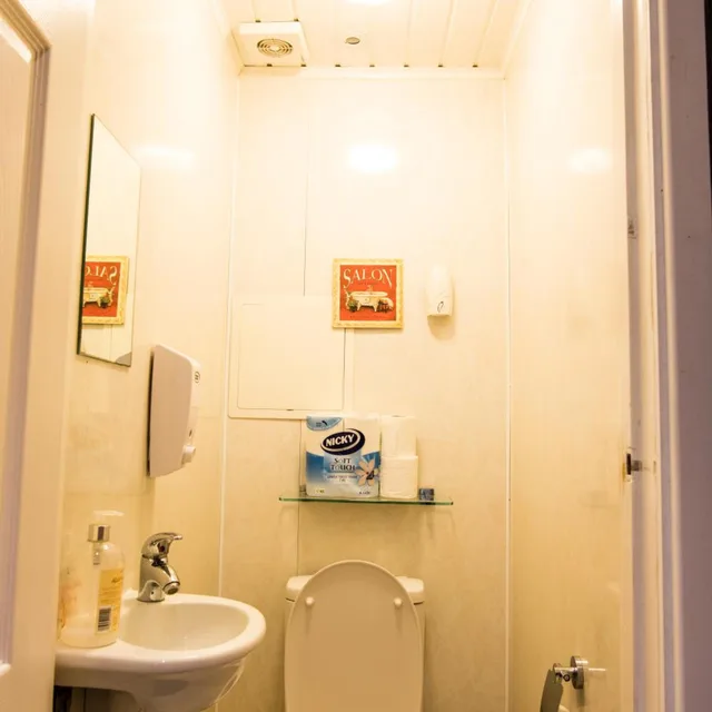 غرفة قياسية مفردة بحمام مشترك، Central Hotel 3/11
