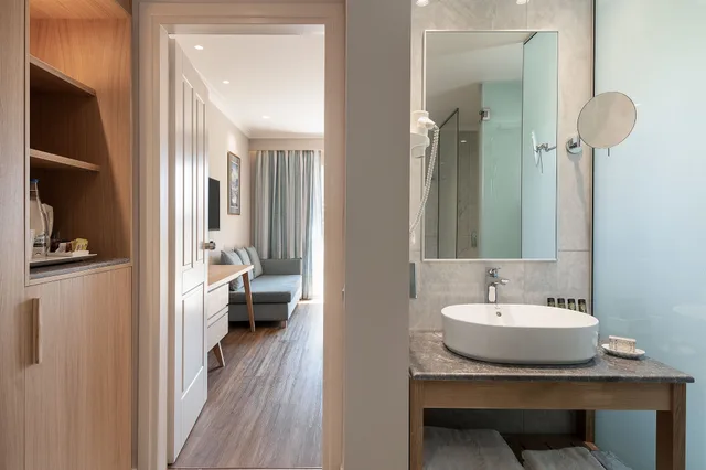Family Suite, Junior Suite, King and Twin Beds، Pilot Beach Resort 3/3