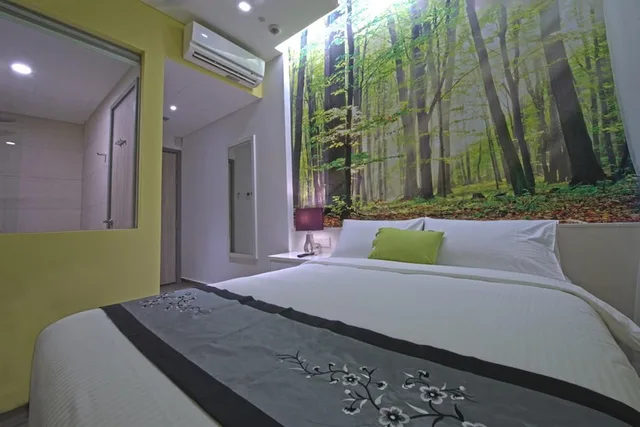 Silver, Deluxe, Queen Bed، J8 Hotel 1/4
