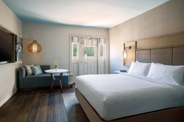 غرفة ديلوكس بسرير كينج، Renaissance St Augustine Historic Downtown Hotel 1/5